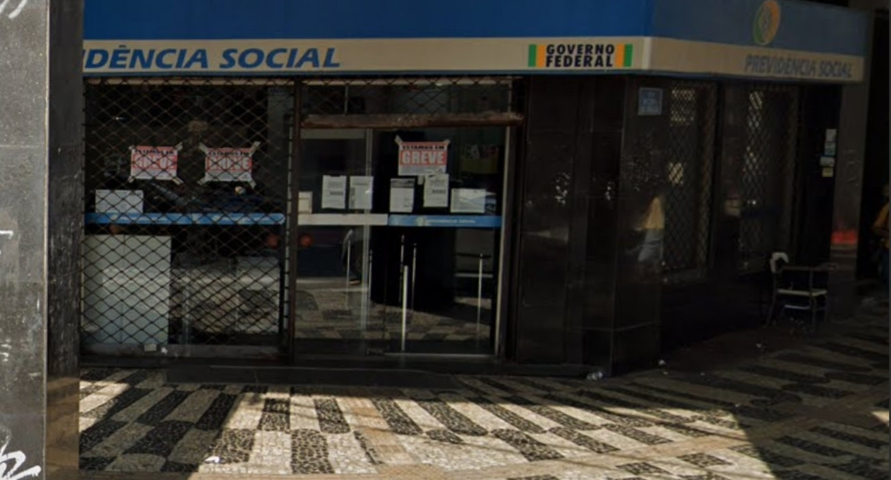 Regional Niterói do Sindsprev-RJ realiza protesto contra sucateamento do INSS nesta quinta-feira em frente à Agência de Previdência Social, na Rua Visconde do Uruguai, no Centro | Google Street View