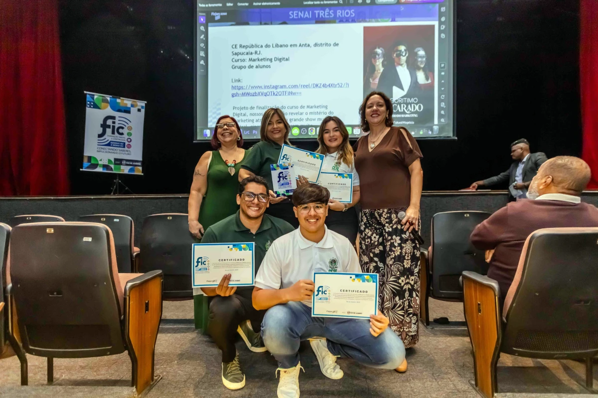 Estudantes expõem projetos que transformam conhecimento em oportunidades de mercado.