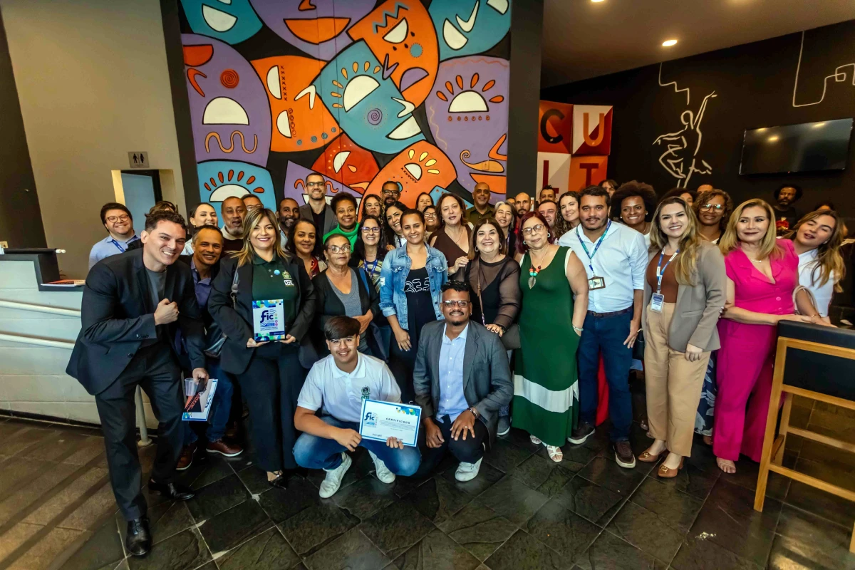 Jovens empreendedores do RJ mostram resultados do curso FIC em parceria com o Senai.