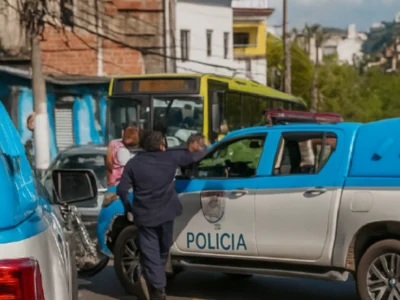 Acidente com dois mortos fecha a Estrada da Garganta em Niterói
