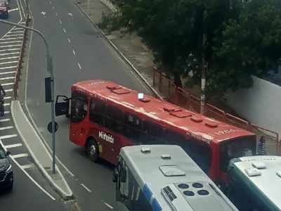 Sinistro na Avenida Feliciano Sodré complica o trânsito em Niterói