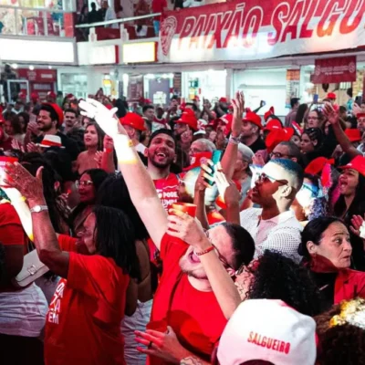 Diretoria do Salgueiro decide pela junção de dois sambas para definir o samba-enredo da agremiação para o carnaval 2026, em homenagem à Rosa Magalhães | Reprodução/Acadêmicos do Salgueiro/Instagram