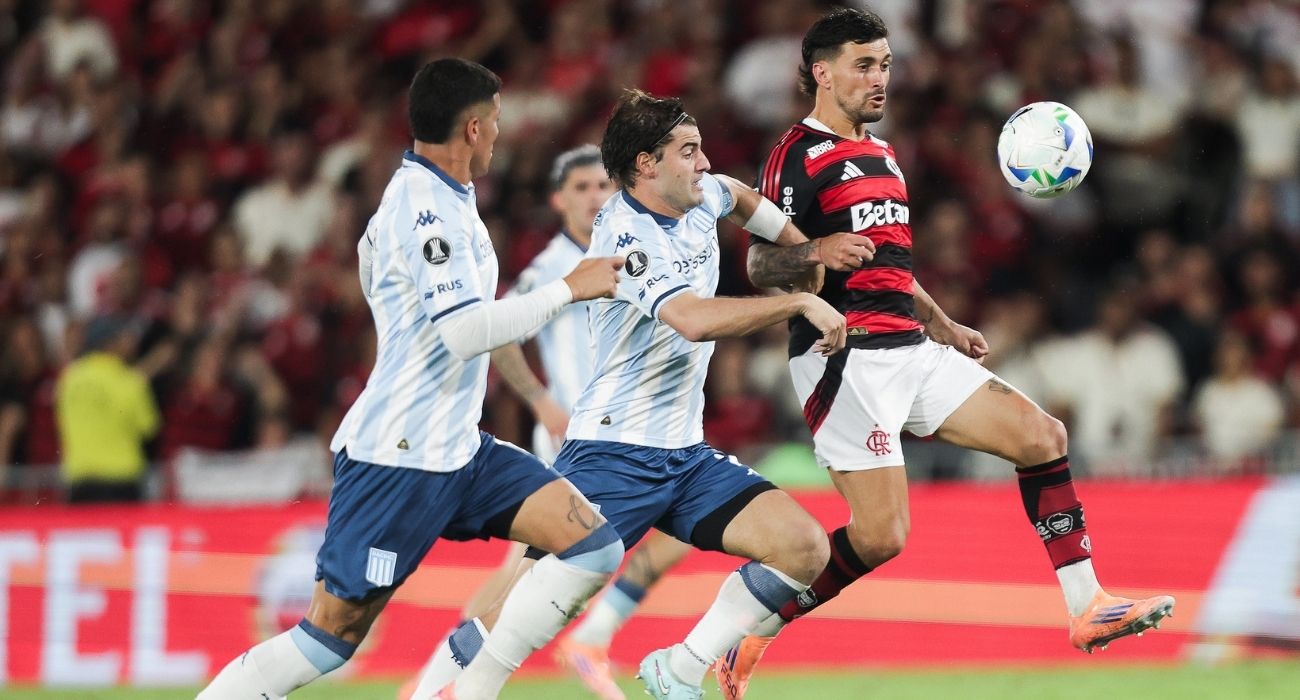 Gol do Flamengo contra o Racing