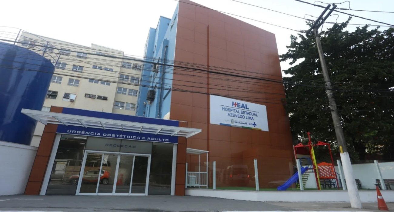 Jovem baleado durante operação policial em Niterói é socorrido Jovem baleado durante operação policial em Niterói é socorrido