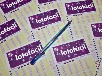 Lotofácil concurso 3511: resultado do sorteio, números e dezenas desta segunda-feira, 13/10, com apuração ao vivo