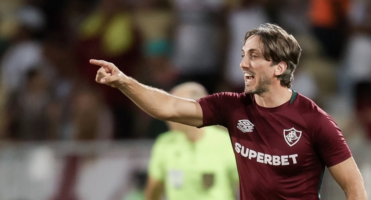 Fluminense Luis Zubeldía vitória Internacional 2025 Luis Zubeldía comemora vitória do Fluminense sobre o Internacional no Maracanã