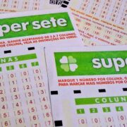 Resultado da Super Sete agora: números sorteados por coluna no concurso 782, premiação, dezenas e apostas ganhadoras de segunda-feira, 08/12