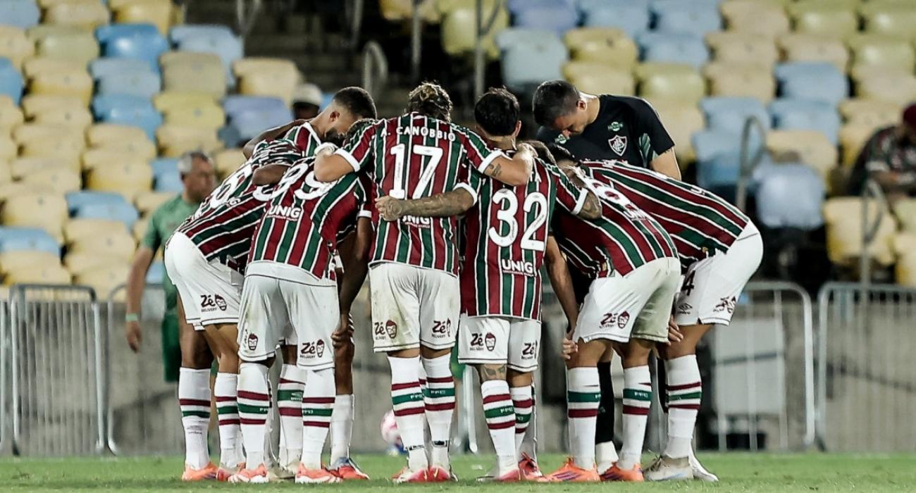 Jogadores do Fluminense comemoram vitória no Maracanã pelo Brasileirão Jogadores do Fluminense comemoram vitória no Maracanã pelo Brasileirão