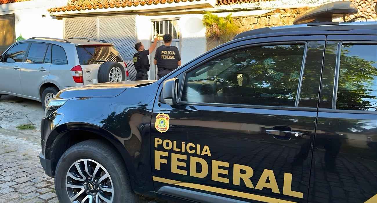 Viatura da PF no Engenho Novo, participa da "Operação Rebanho", Zona Norte do Rio de Janeiro, onde a Polícia Federal cumpriu mandado de busca e apreensão em operação que investiga crimes de crimes de ódio na internet | Divulgação
