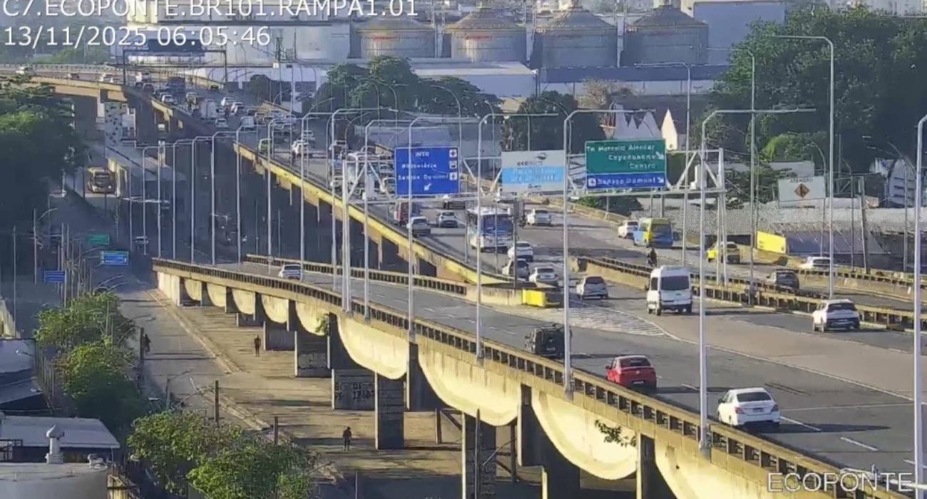 Trânsito na Ponte Rio–Niterói com lentidão no acesso ao Mocanguê Trânsito na Ponte Rio–Niterói com lentidão no acesso ao Mocanguê