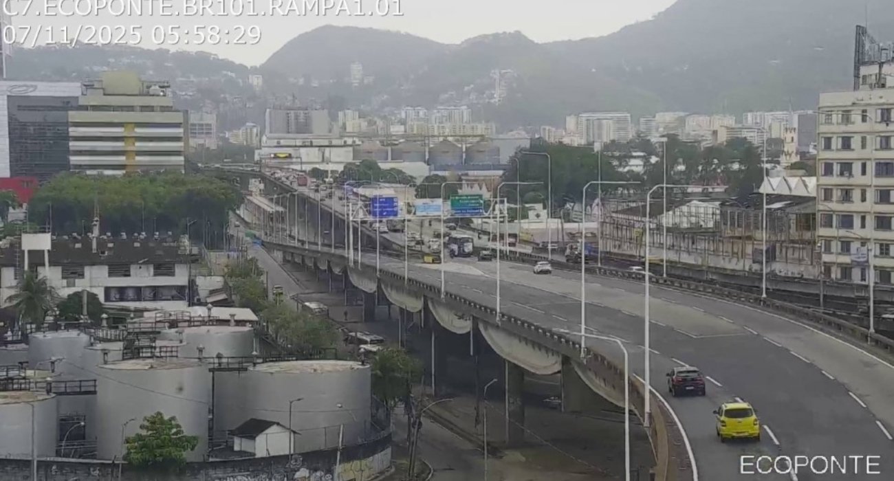 Tráfego intenso na Ponte Rio-Niterói nesta manhã Tráfego intenso na Ponte Rio-Niterói nesta manhã