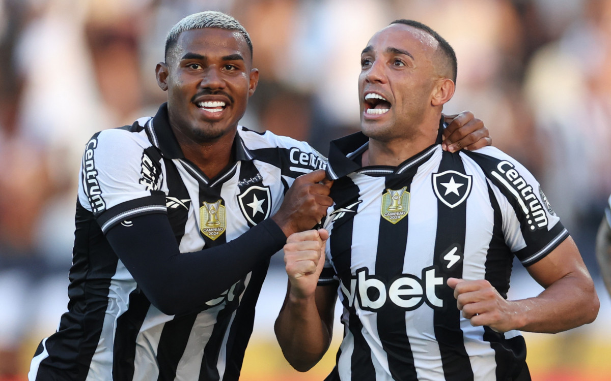Botafogo vira sobre o Fortaleza, vence por 4 a 2 e encerra o Brasileirão sem a vaga direta na Libertadores | Vitor Silva/Botafogo Botafogo vira sobre o Fortaleza, vence por 4 a 2 e encerra o Brasileirão sem a vaga direta na Libertadores
