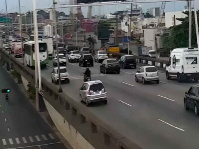 Saída do Rio de Janeiro: Ponte tem trânsito lento e BR-101 soma 12km de engarrafamento na manhã desta terça-feira, 30/12
