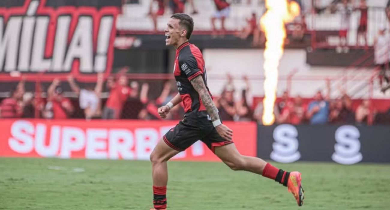 Botafogo negocia contratação do atacante Yuri Alves