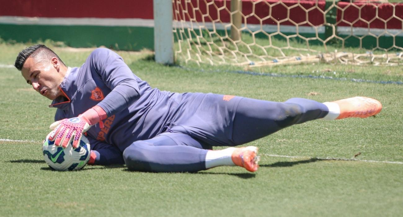 Fábio durante partida do Fluminense no Maracanã