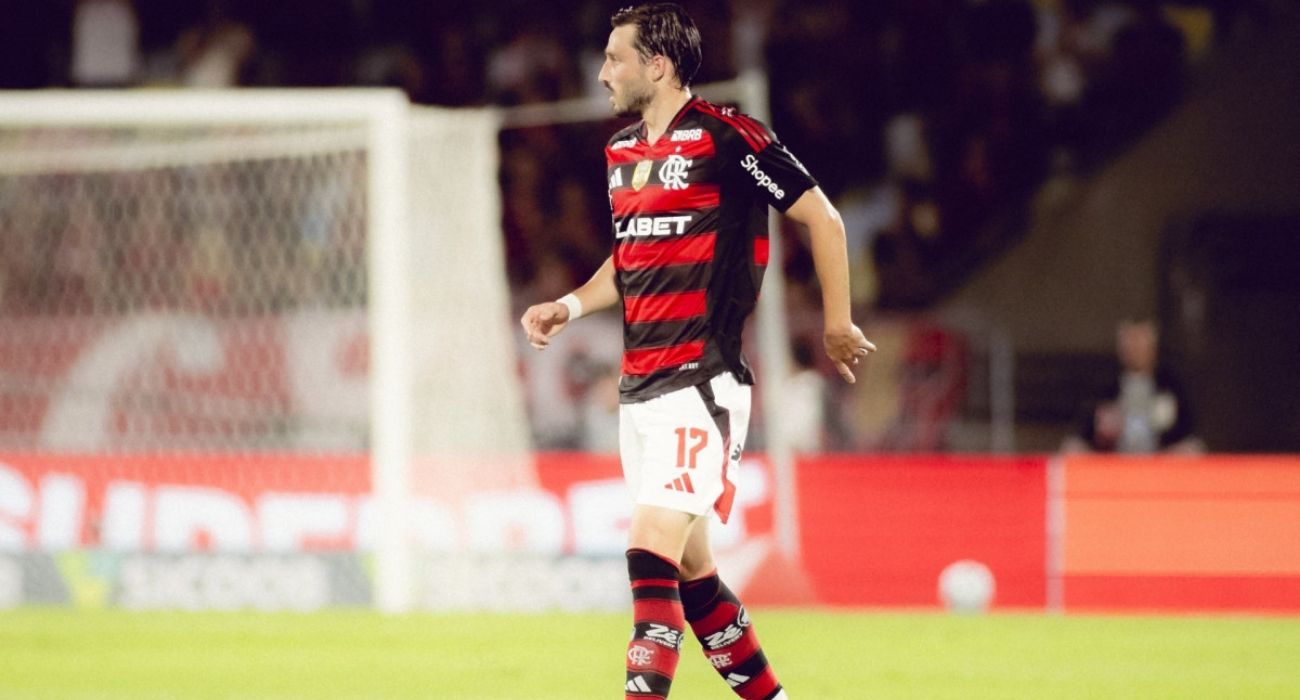 Matias Viña durante partida do Flamengo no Maracanã Matias Viña durante partida do Flamengo no Maracanã