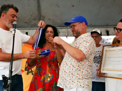Homenagem a Luiz Antonio Simas e ao Cordão da Bola Preta pelo deputado Vitor Junior no Alfa Bar.