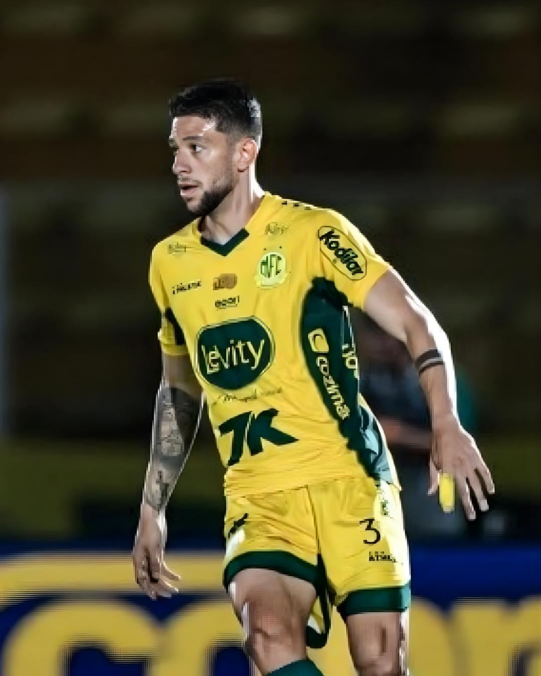 Jemmes desembarca no Aeroporto do Galeão