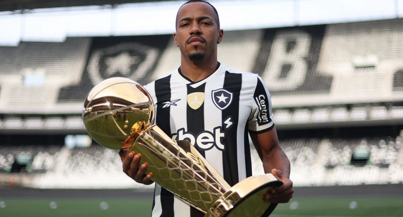 Marlon Freitas em partida pelo Botafogo
