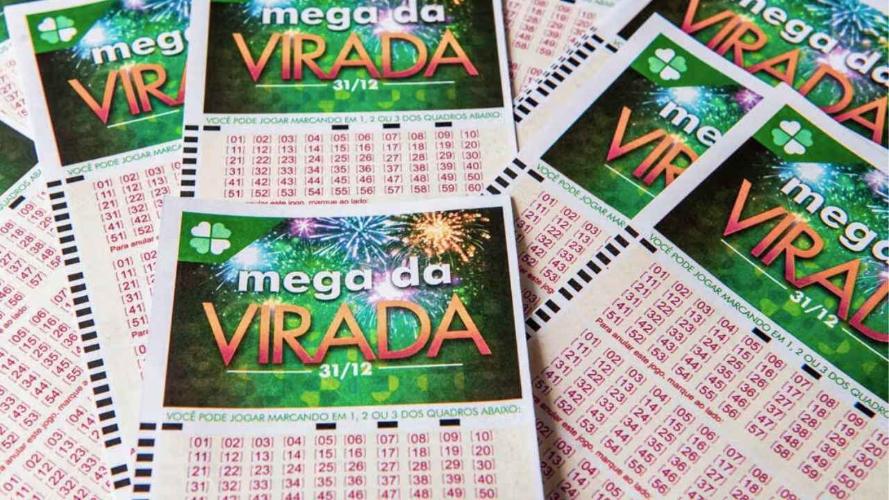 Volantes oficiais das Loterias Caixa em destaque para quem busca saber quanto é o prêmio da Mega da Virada em 2025.