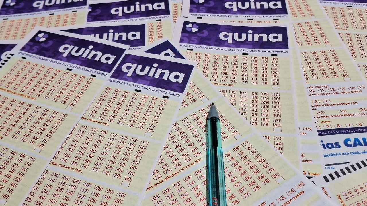 Resultado da Quina agora: números sorteados no concurso 6915, premiação, dezenas e apostas ganhadoras de terça-feira, 30/12