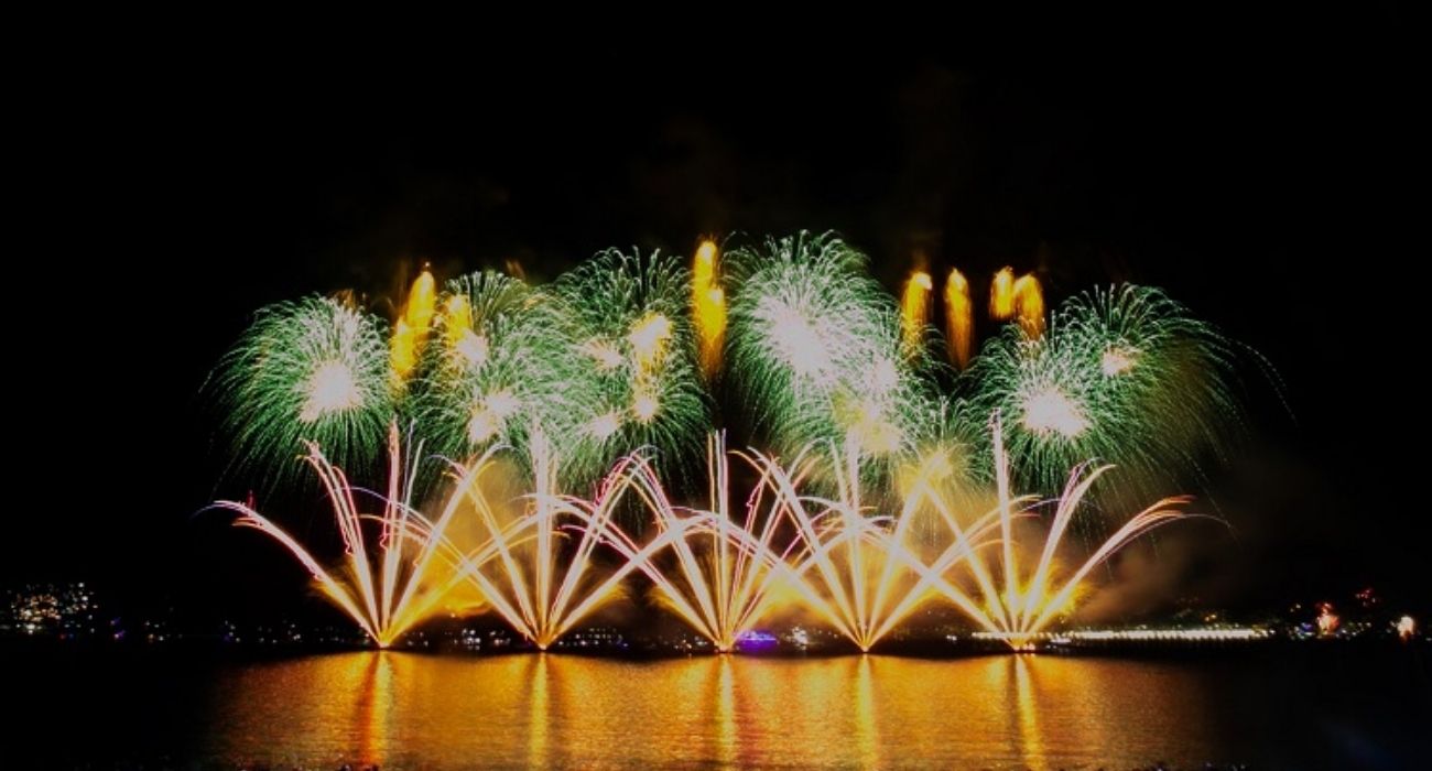 Queima de fogos no Réveillon em Niterói na Praia de Icaraí