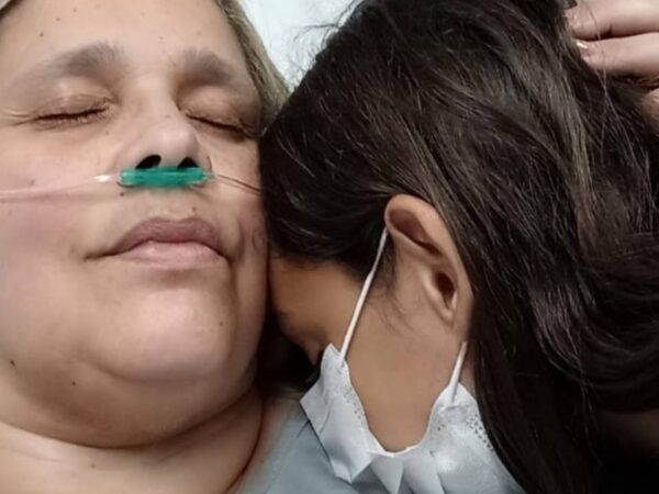 A mão única da solidariedade: Patrícia Nunes, ativista animal e de mulheres, agoniza à espera de um milagre