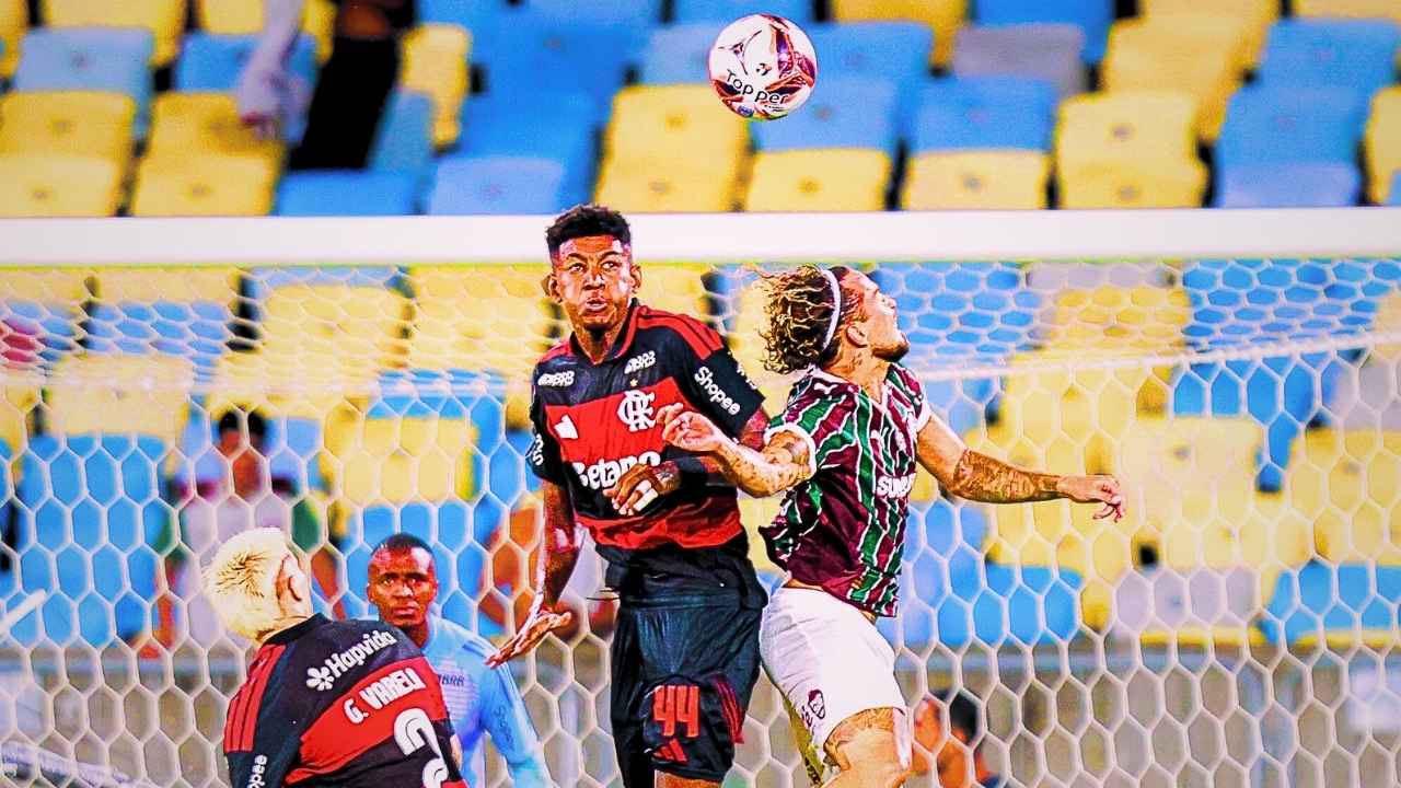 Resultado do jogo 1 da Loteca 1230: Fluminense x Flamengo, pelo Campeonato Carioca. Cena mostra disputa de bola e o zagueiro Vitão, do Flamengo, e o atacante Cannobio, do Fluminense | Gilvan de Souza/C.R. Flamengo