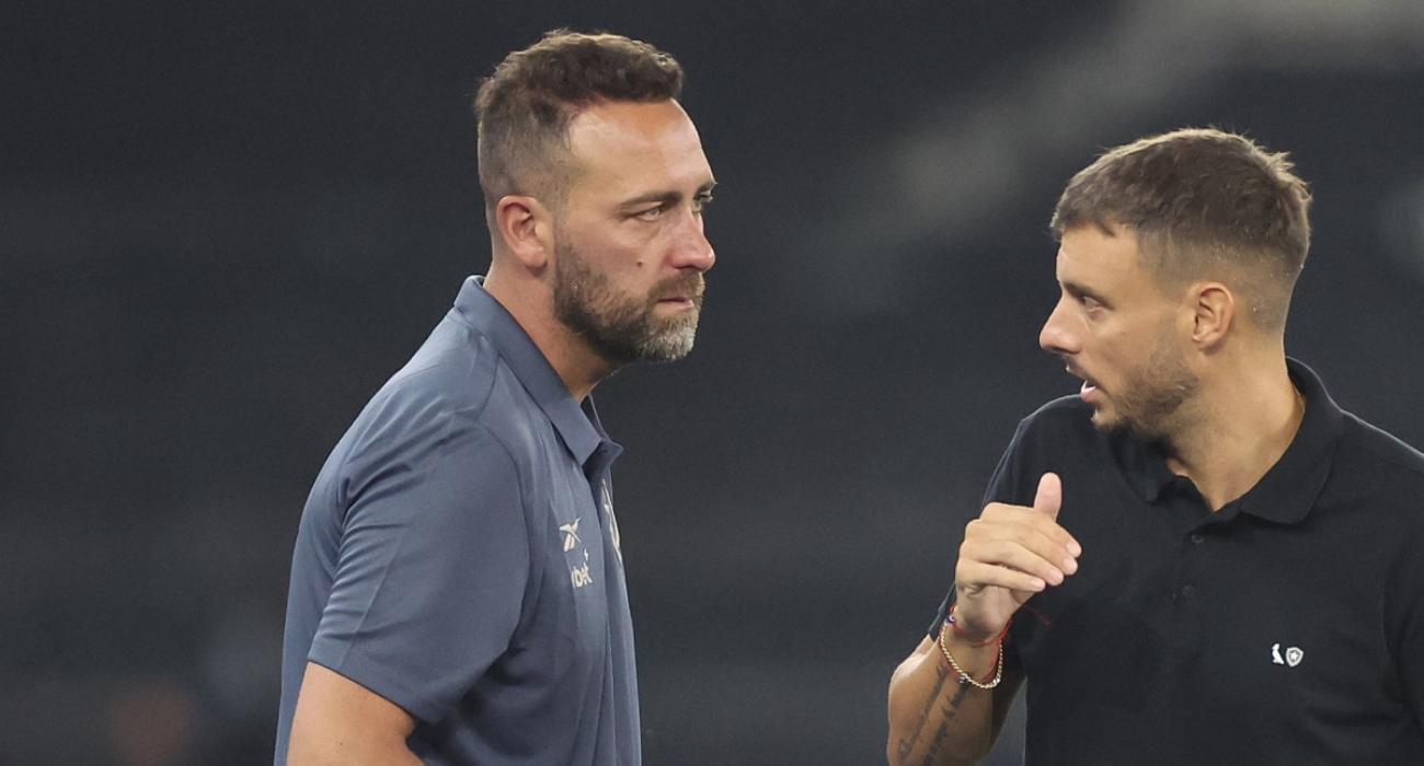 Martín Anselmi durante Botafogo x Bangu no Nilton Santos