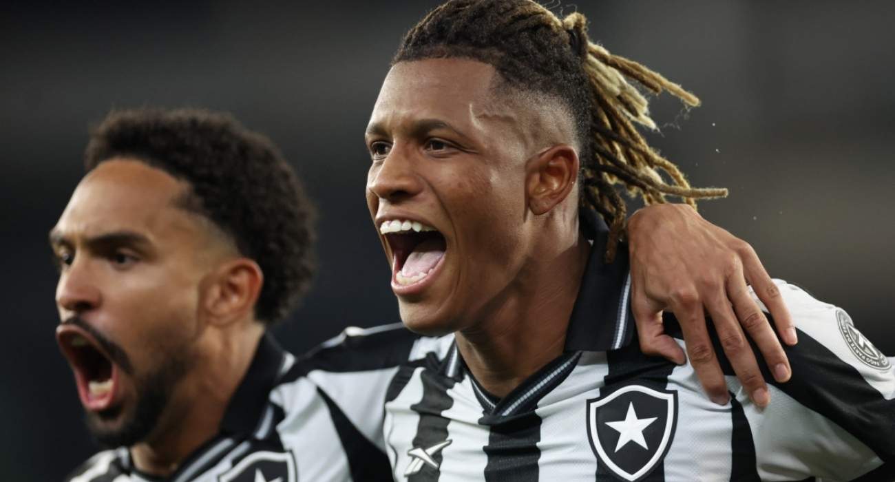 https://folhadoleste.com.br/botafogo-goleia-cruzeiro-brasileirao-2026/