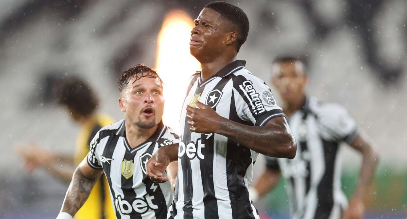 Kadir Barría em ação pelo Botafogo