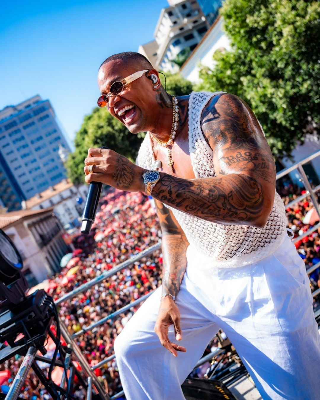 Léo Santana durante show no Carnaval Léo Santana durante show no Carnaval