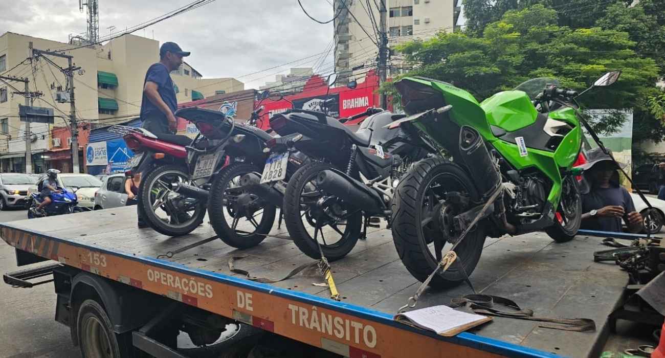 Fiscalização no Pé Pequeno combate escapamentos adulterados e ruído excessivo