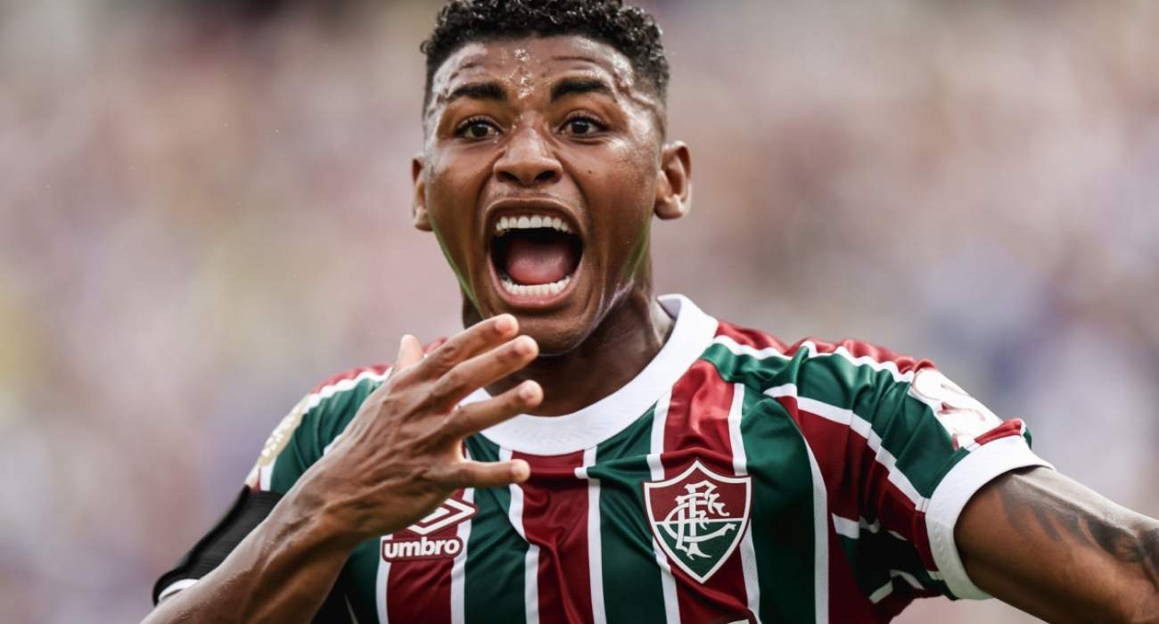 Hércules em campo durante partida pelo Fluminense