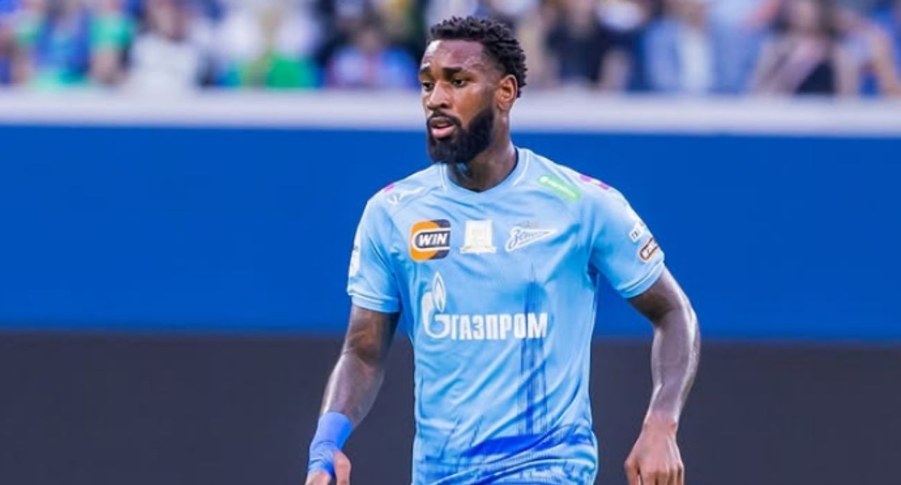 Gerson durante partida com a camisa do Zenit