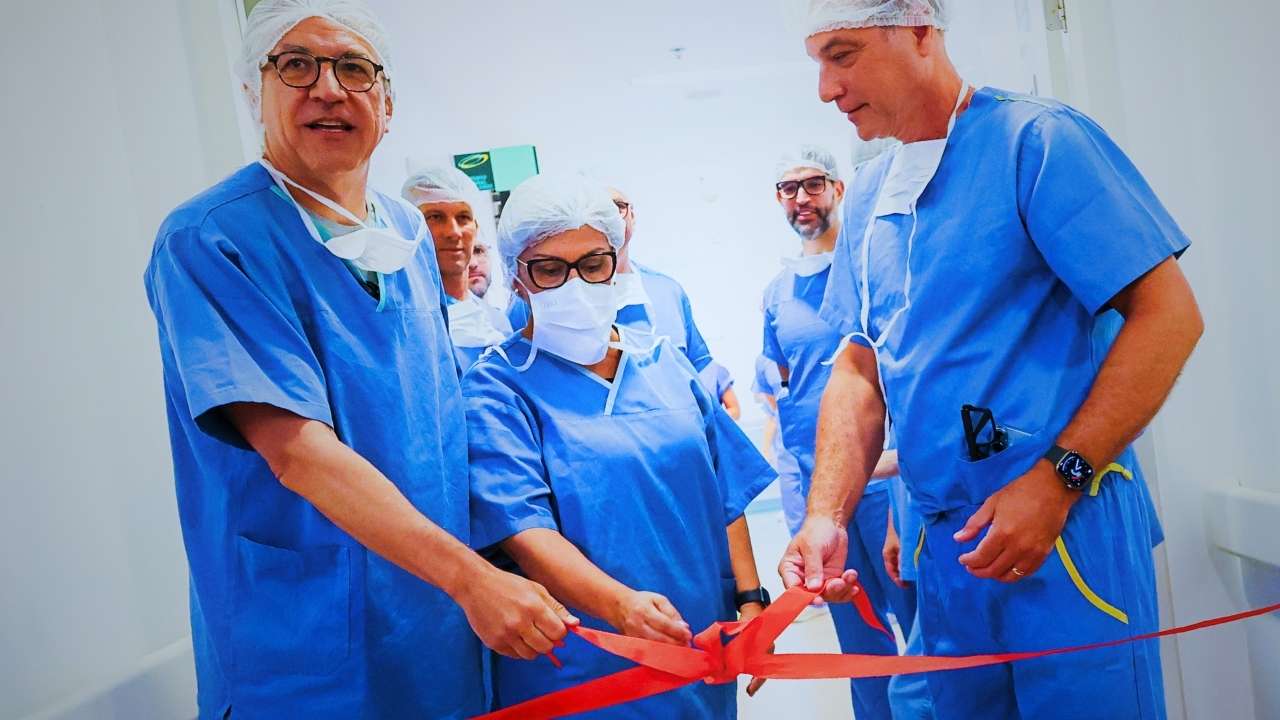 Ministro Alexandre Padilha em visita aos institutos no Rio