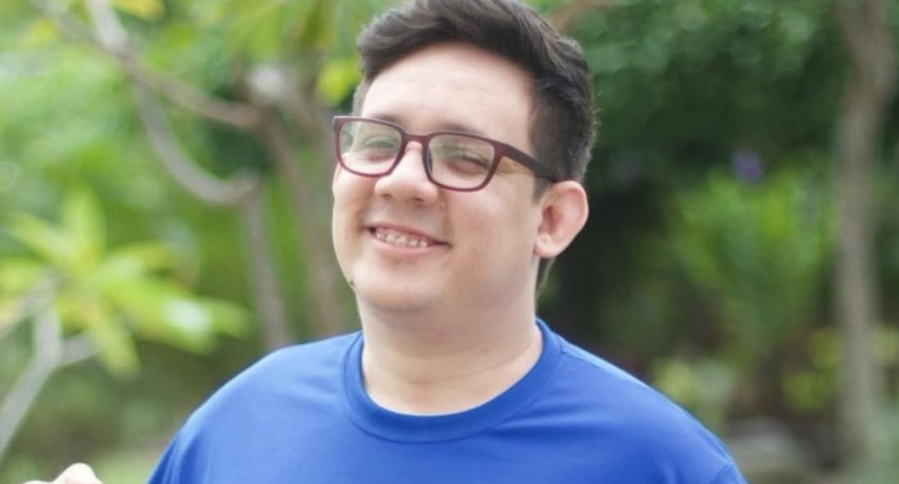 Jornalista Erlan Bastos durante apresentação do programa Bora Amapá