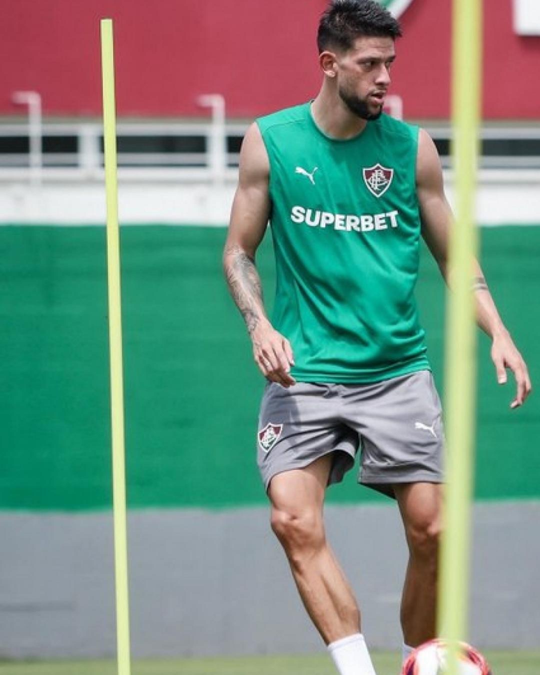 Jogadores do Fluminense usam nova linha de treino da Puma no CT