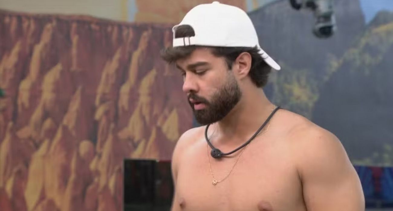 Paulo Augusto sendo chamado ao confessionário no BBB 26