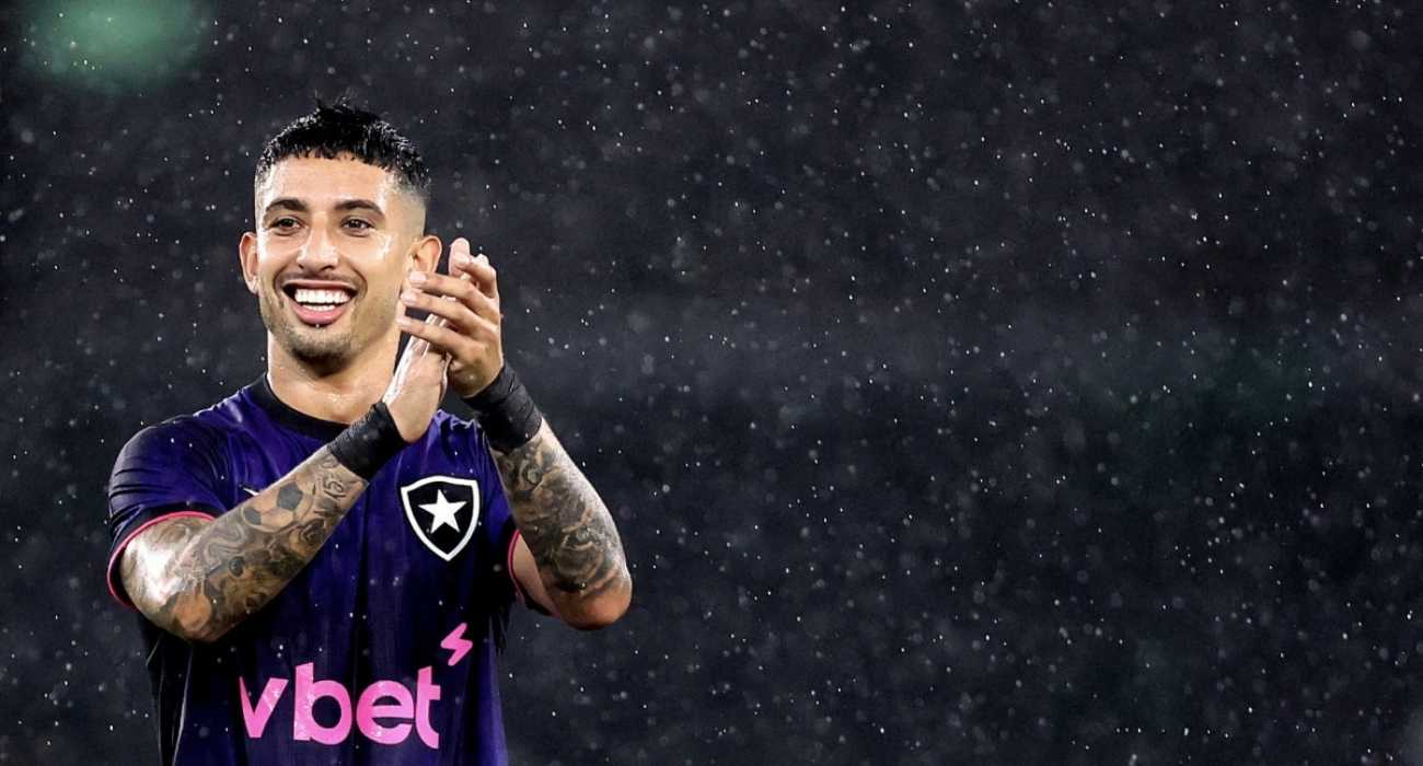 Santiago Rodríguez comemora gol pelo Botafogo