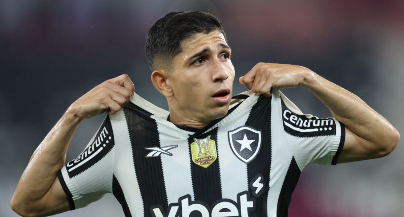 Savarino em ação pelo Botafogo no Campeonato Brasileiro