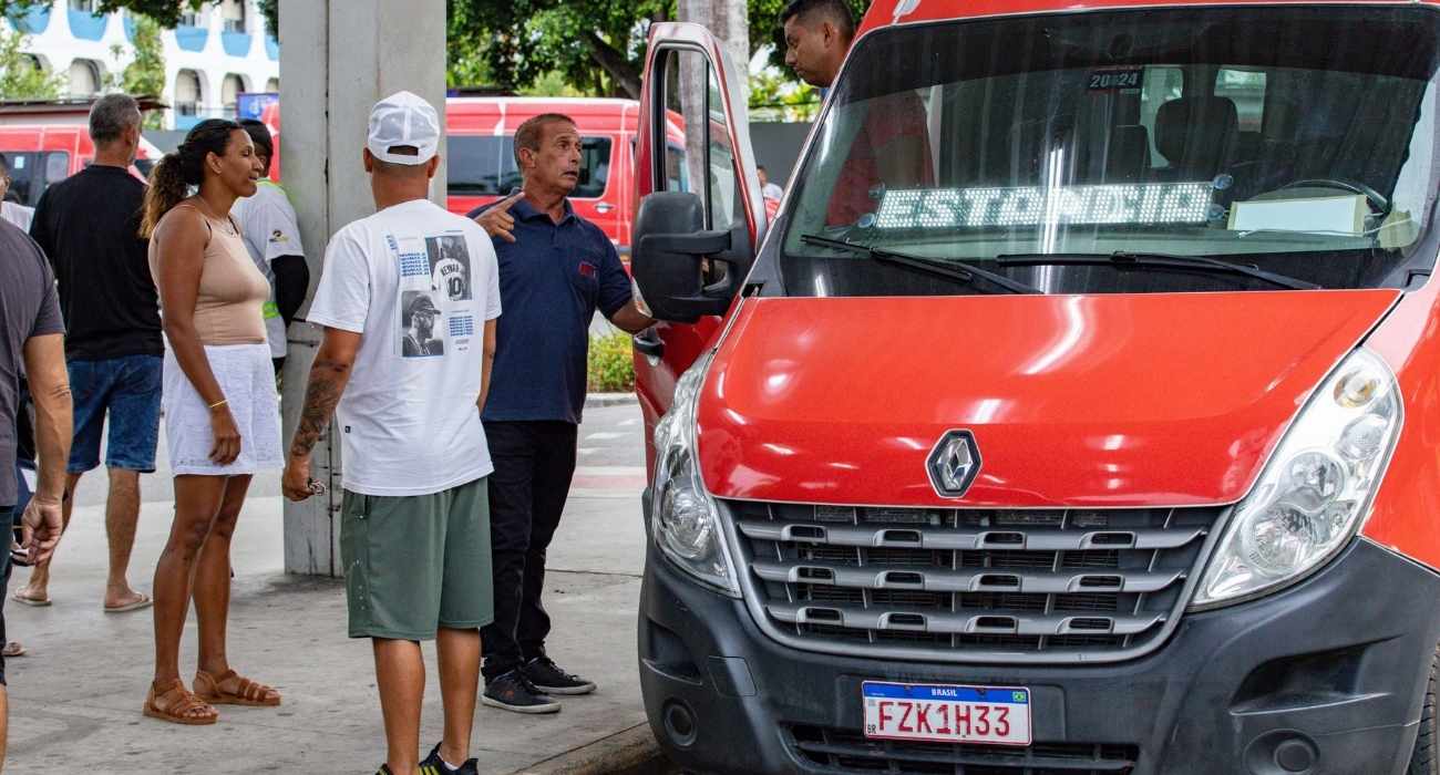 Vans municipais Tarifa Zero em operação no Centro de Maricá Vans municipais Tarifa Zero em operação no Centro de Maricá