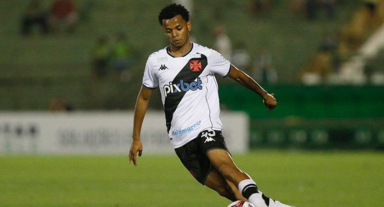 Riquelme em ação pelo Vasco em São Januário