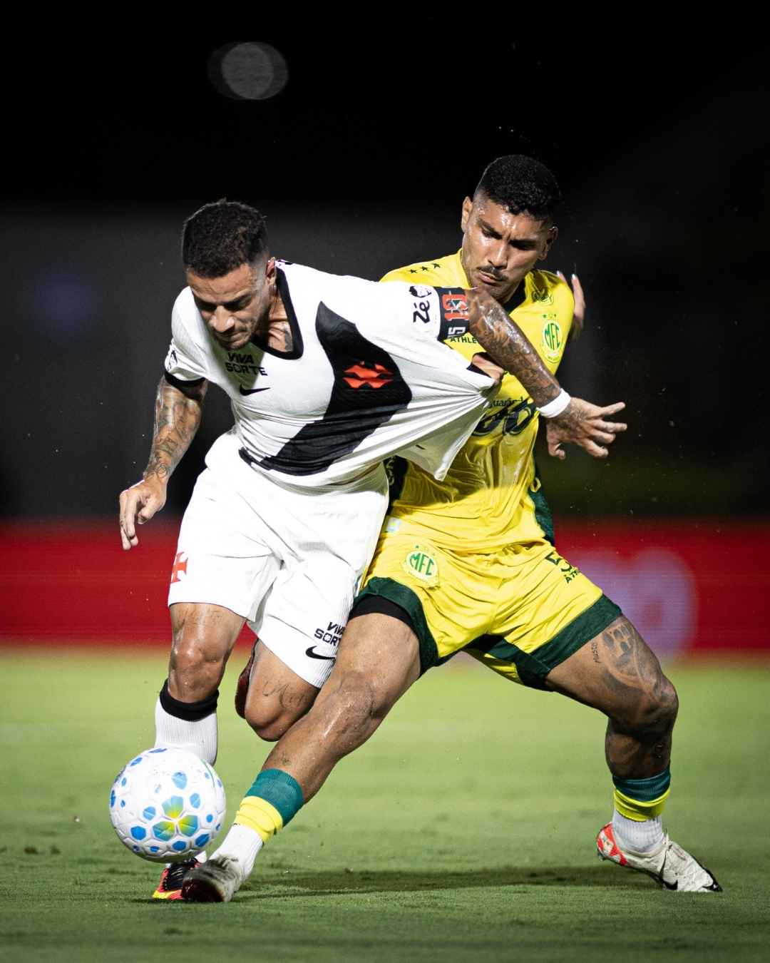 Coutinho marca de cabeça na derrota do Vasco para o Mirassol Coutinho marca de cabeça na derrota do Vasco para o Mirassol