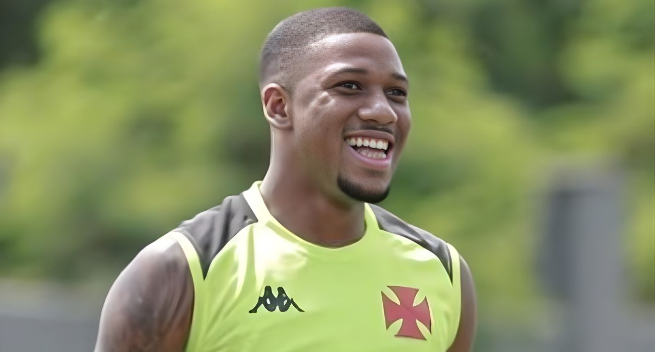 Leandrinho em ação pelo Vasco no Campeonato Brasileiro