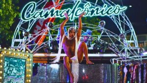 Figurante da Imperatriz Leopoldinense interpreta Ney Matogrosso na Sapucaí, no enredo "Camaleônico" em homenagem cantor | Bianca Santos/Riotur