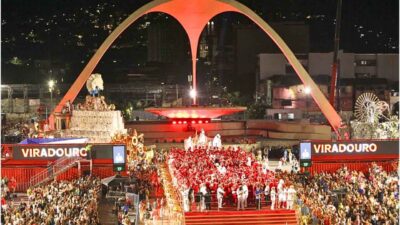 Saiba o horário e onde assistir na televisão o Desfile das Campeãs do Rio de Janeiro do Carnaval 2026, direto da Passarela do Samba, na Marquês de Sapucaí | Marco Terranova/Riotur