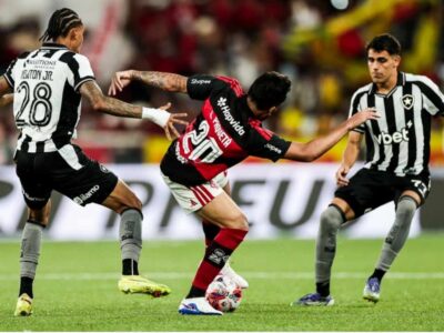 O Flamengo levou a melhor no jogo contra o Botafogo e conquistou a vitória por 2 a 1 no clássico que valia vaga na semifinal do Carioca no Nilton Santos neste domingo (15).