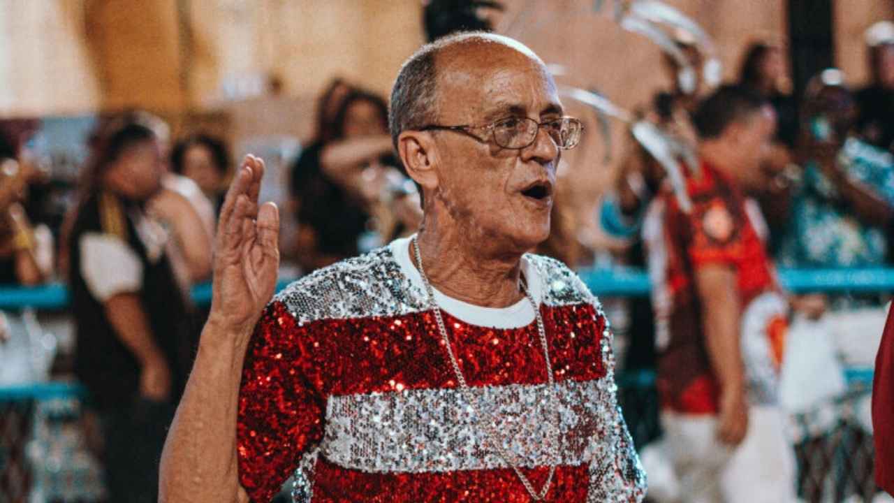 Folha do Leste desvenda mistério sobre homenagem a Ciça sobre onde o Mestre de Bateria e também enredo da Viradouro vai desfilar. A escola deve deve repetir feito histórico de 2007, com ritmistas sobre carro alegórico.