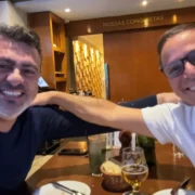 Vitor Junior e Rodrigo Neves durante encontro recente: deputado é convencido pelo prefeito de Niterói a não deixar liderança do PDT na Alerj | Reprodução/Instagram